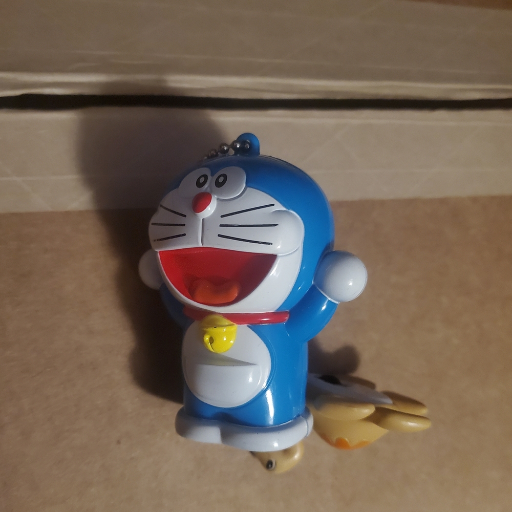 Doraemon Keychain From 2006 In GUC! RARE! - Picture 7 of 7